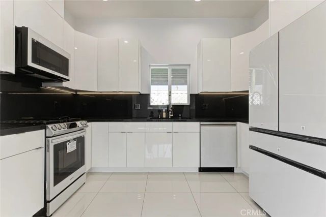 1135 E Windsor, Glendale, CA 91205