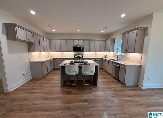 214 BRIARWOOD DRIVE, Columbiana, AL 35051