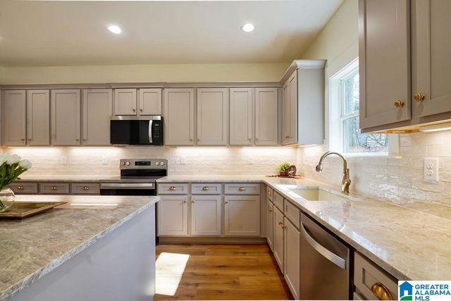 214 BRIARWOOD DRIVE, Columbiana, AL 35051