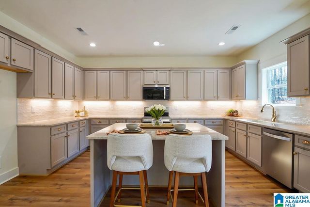 214 BRIARWOOD DRIVE, Columbiana, AL 35051