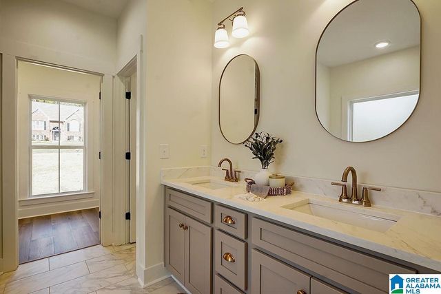 214 BRIARWOOD DRIVE, Columbiana, AL 35051