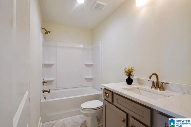 214 BRIARWOOD DRIVE, Columbiana, AL 35051