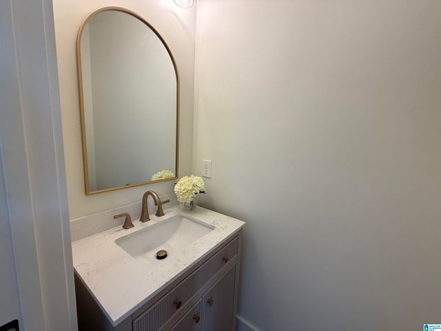 214 BRIARWOOD DRIVE, Columbiana, AL 35051