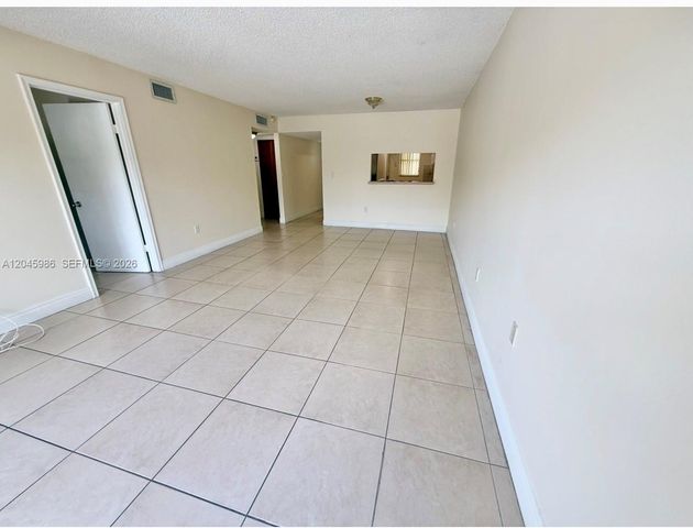 1975 W 44th Pl 203, Hialeah, FL 33012