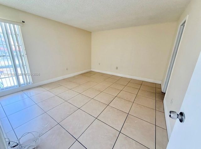 1975 W 44th Pl 203, Hialeah, FL 33012