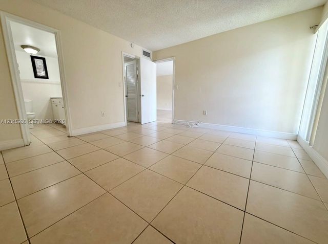 1975 W 44th Pl 203, Hialeah, FL 33012