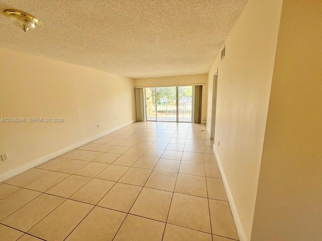 1975 W 44th Pl 203, Hialeah, FL 33012