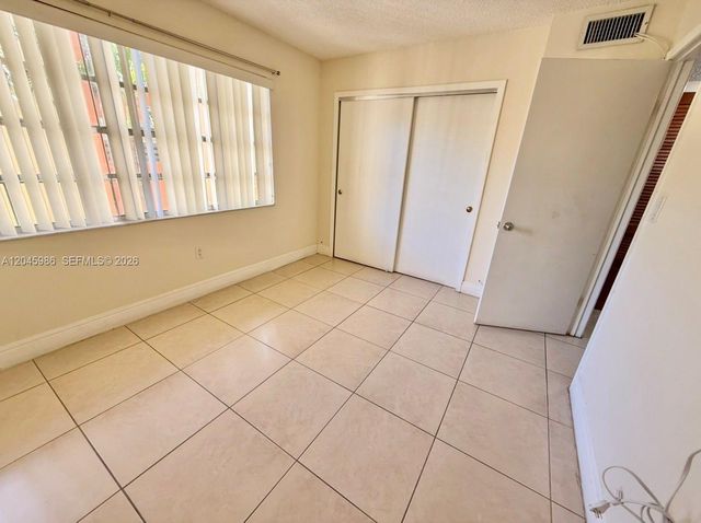 1975 W 44th Pl 203, Hialeah, FL 33012