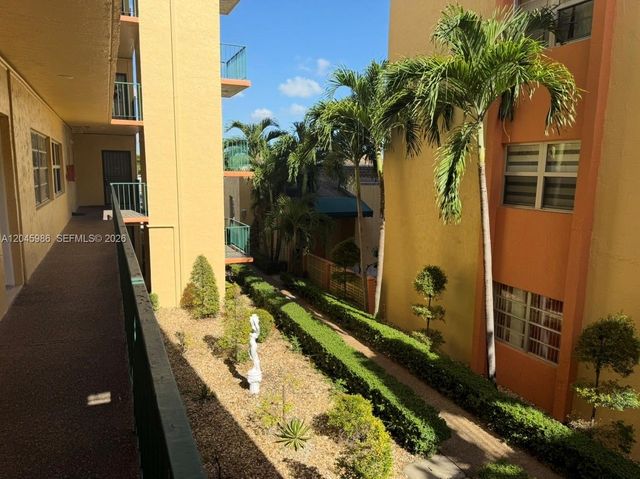 1975 W 44th Pl 203, Hialeah, FL 33012