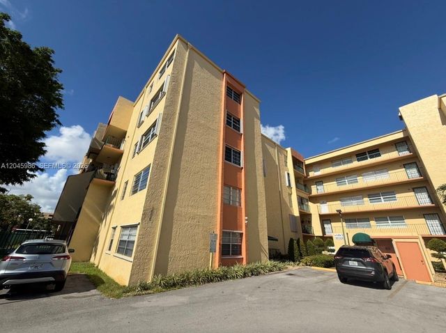 1975 W 44th Pl 203, Hialeah, FL 33012