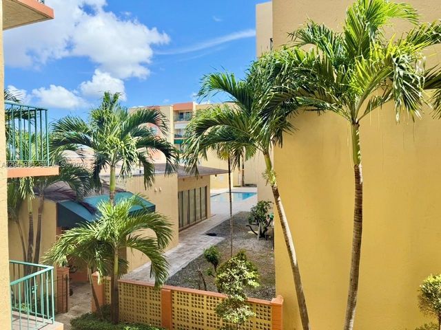 1975 W 44th Pl 203, Hialeah, FL 33012