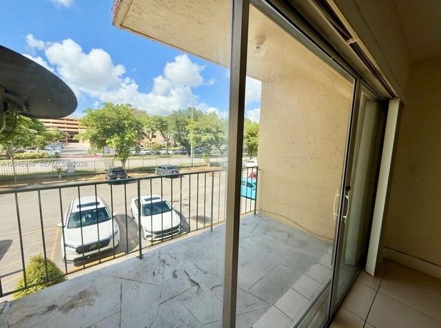 1975 W 44th Pl 203, Hialeah, FL 33012