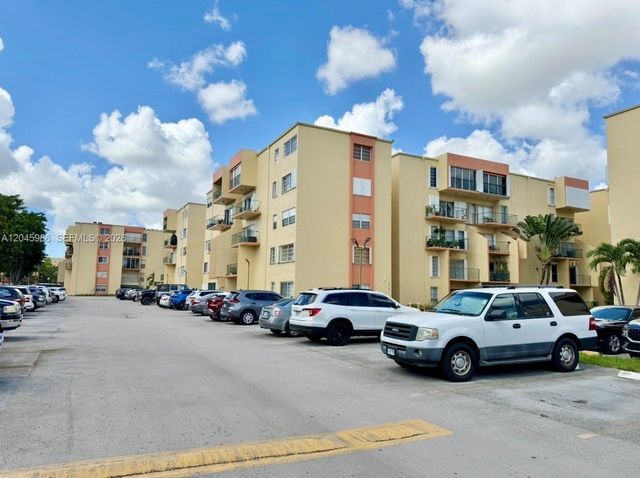 1975 W 44th Pl 203, Hialeah, FL 33012