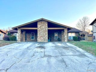 18 Kingsway Drive, Belleville, IL 62226