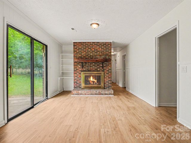 211 Lakeview Road, Cherryville, NC 28021