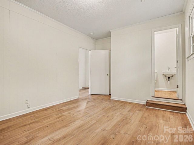 211 Lakeview Road, Cherryville, NC 28021