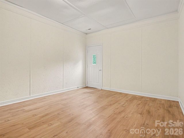 211 Lakeview Road, Cherryville, NC 28021