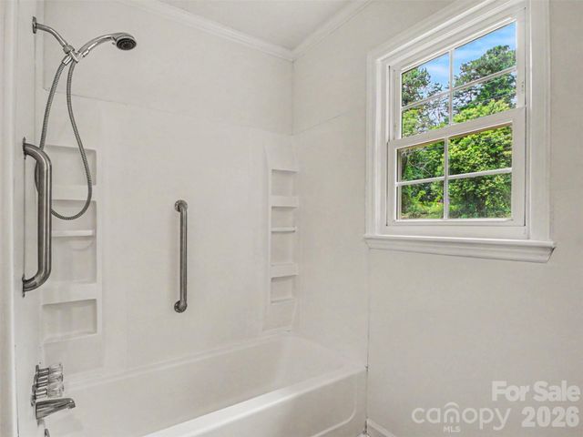 211 Lakeview Road, Cherryville, NC 28021