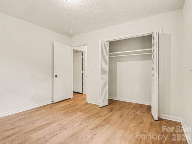 211 Lakeview Road, Cherryville, NC 28021