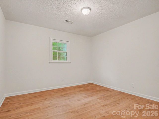 211 Lakeview Road, Cherryville, NC 28021