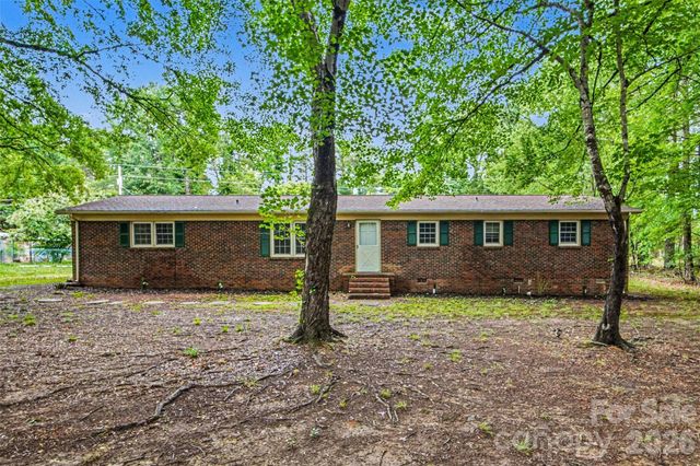 211 Lakeview Road, Cherryville, NC 28021