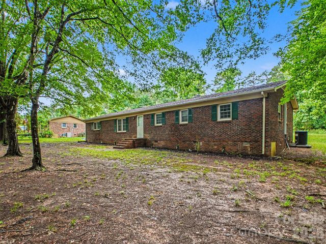 211 Lakeview Road, Cherryville, NC 28021