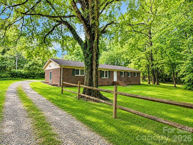 211 Lakeview Road, Cherryville, NC 28021