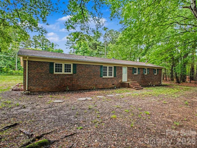211 Lakeview Road, Cherryville, NC 28021