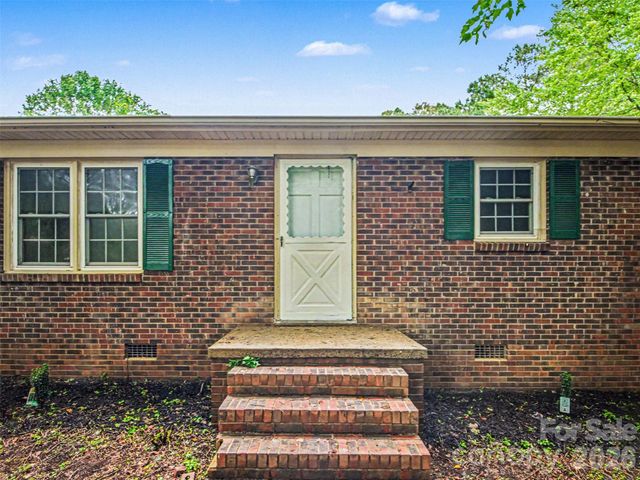 211 Lakeview Road, Cherryville, NC 28021