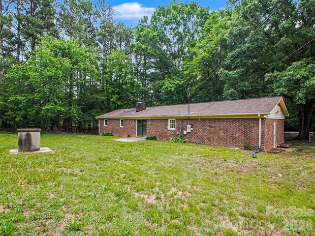 211 Lakeview Road, Cherryville, NC 28021