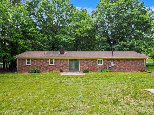 211 Lakeview Road, Cherryville, NC 28021