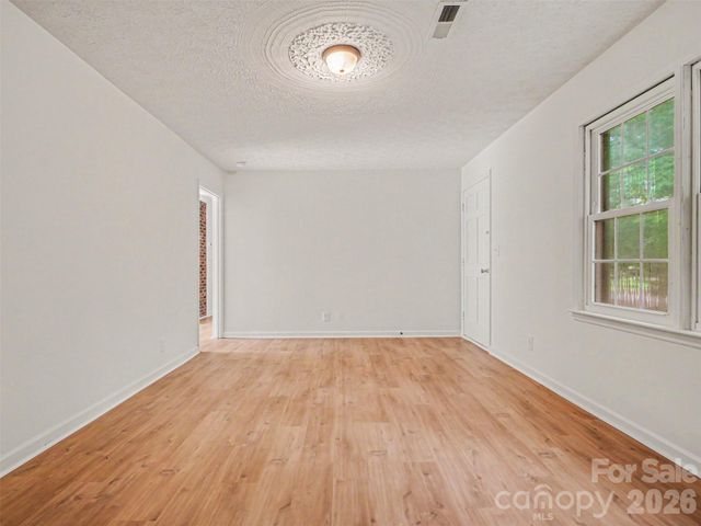 211 Lakeview Road, Cherryville, NC 28021
