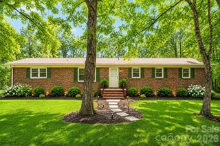 211 Lakeview Road, Cherryville, NC 28021