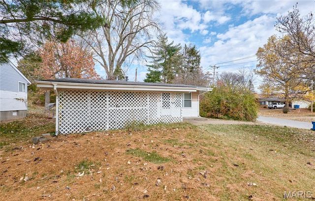 8701 Harold Drive, Berkeley, MO 63134