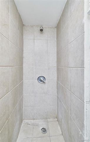 8701 Harold Drive, Berkeley, MO 63134