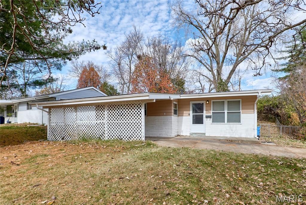 8701 Harold Drive, Berkeley, MO 63134