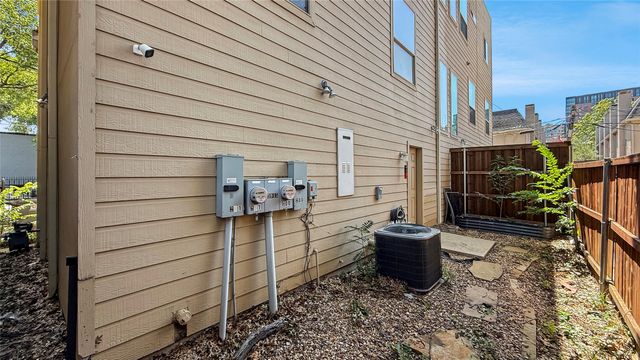 3915 Congress Avenue 200, Dallas, TX 75219