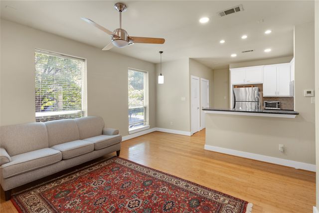 3915 Congress Avenue 200, Dallas, TX 75219