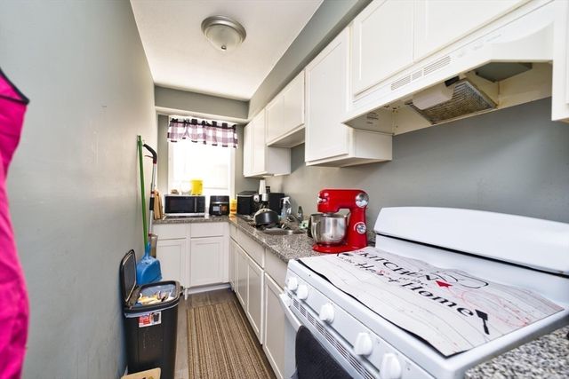 36 Kane St, New Bedford, MA 02740