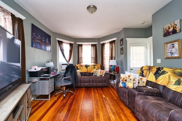 36 Kane St, New Bedford, MA 02740