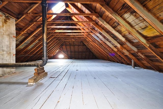 36 Kane St, New Bedford, MA 02740