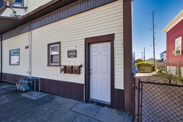 36 Kane St, New Bedford, MA 02740