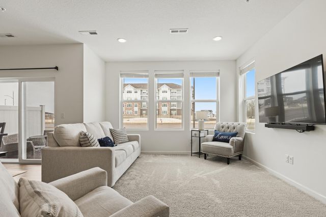 7161 Walnut Grove Way N, Maple Grove, MN 55311