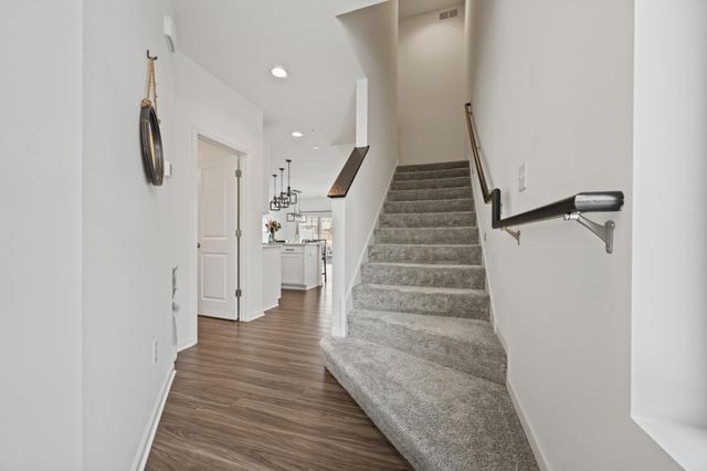 7161 Walnut Grove Way N, Maple Grove, MN 55311