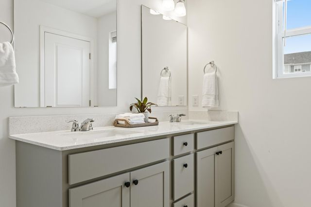 7161 Walnut Grove Way N, Maple Grove, MN 55311