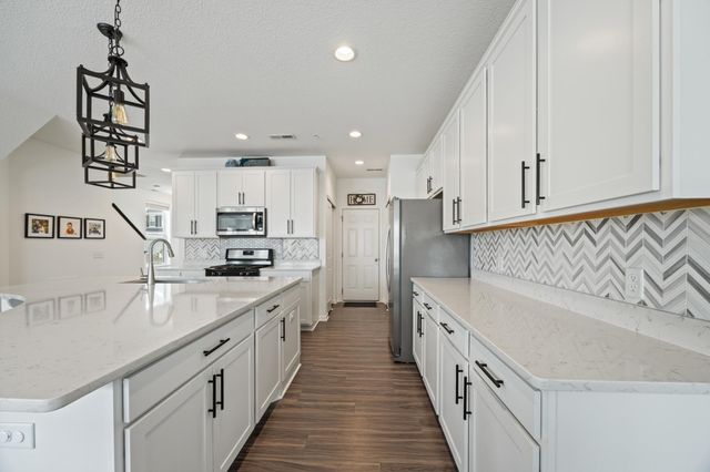 7161 Walnut Grove Way N, Maple Grove, MN 55311