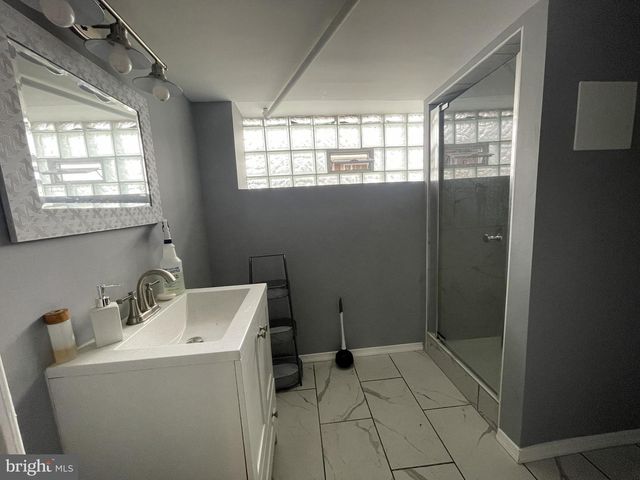 5435 WESTFORD RD, Philadelphia, PA 19120