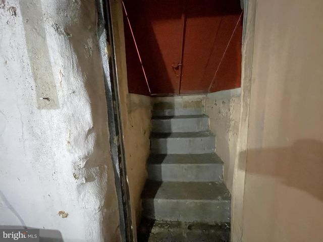 5435 WESTFORD RD, Philadelphia, PA 19120