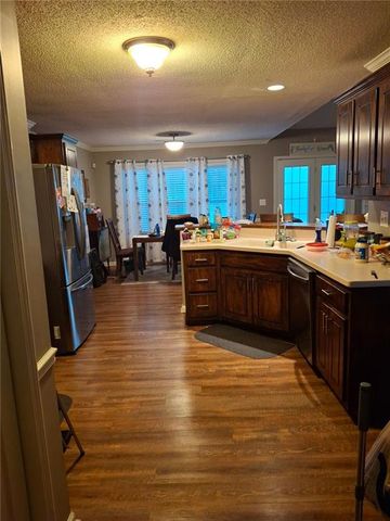 84 PEBBLE CREEK Drive, Newnan, GA 30265