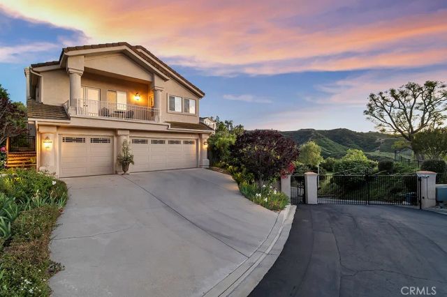 22420 Pinewood Court, Calabasas, CA 91302